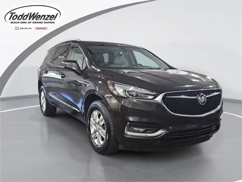 2018 Buick Enclave Essence's photo