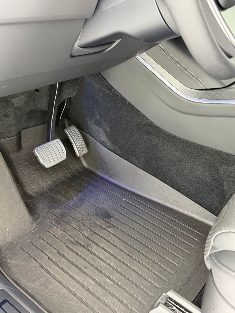 Used 2026 Blue Tesla Plaid image 27