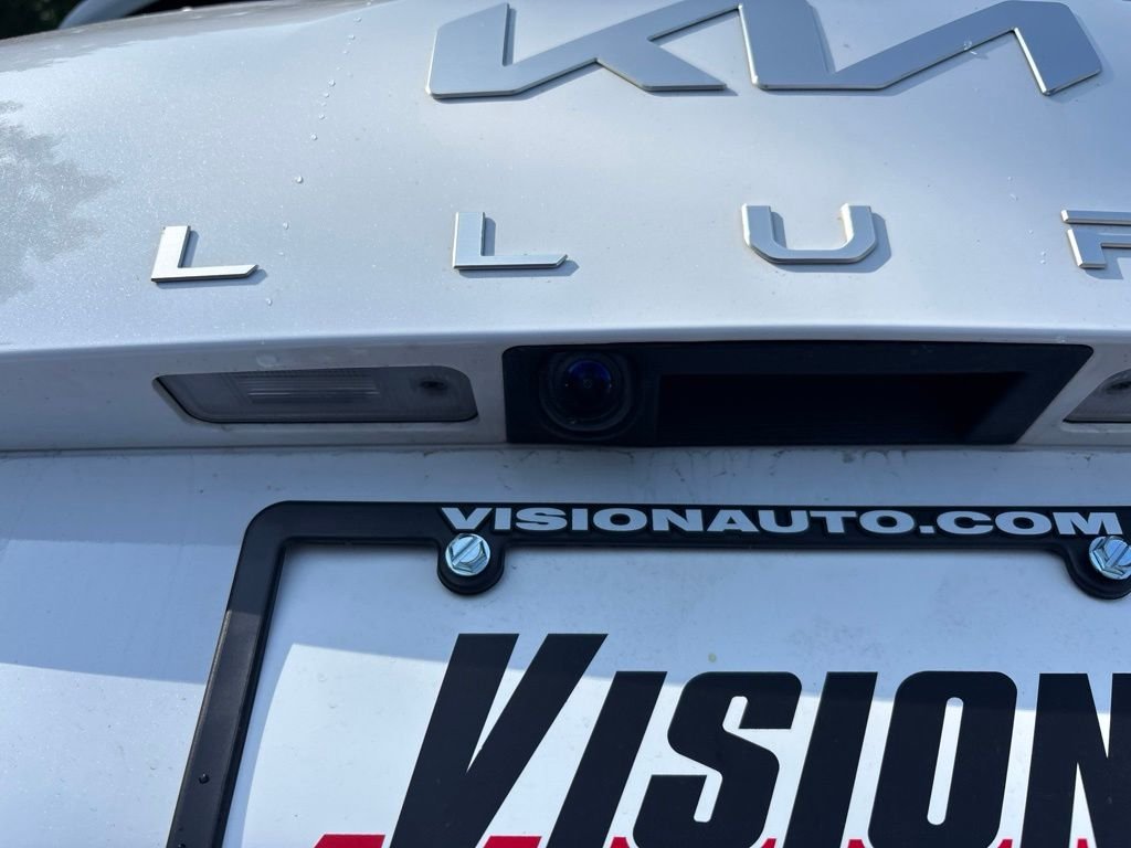 Used 2025 White Kia SX-Prestige image 32