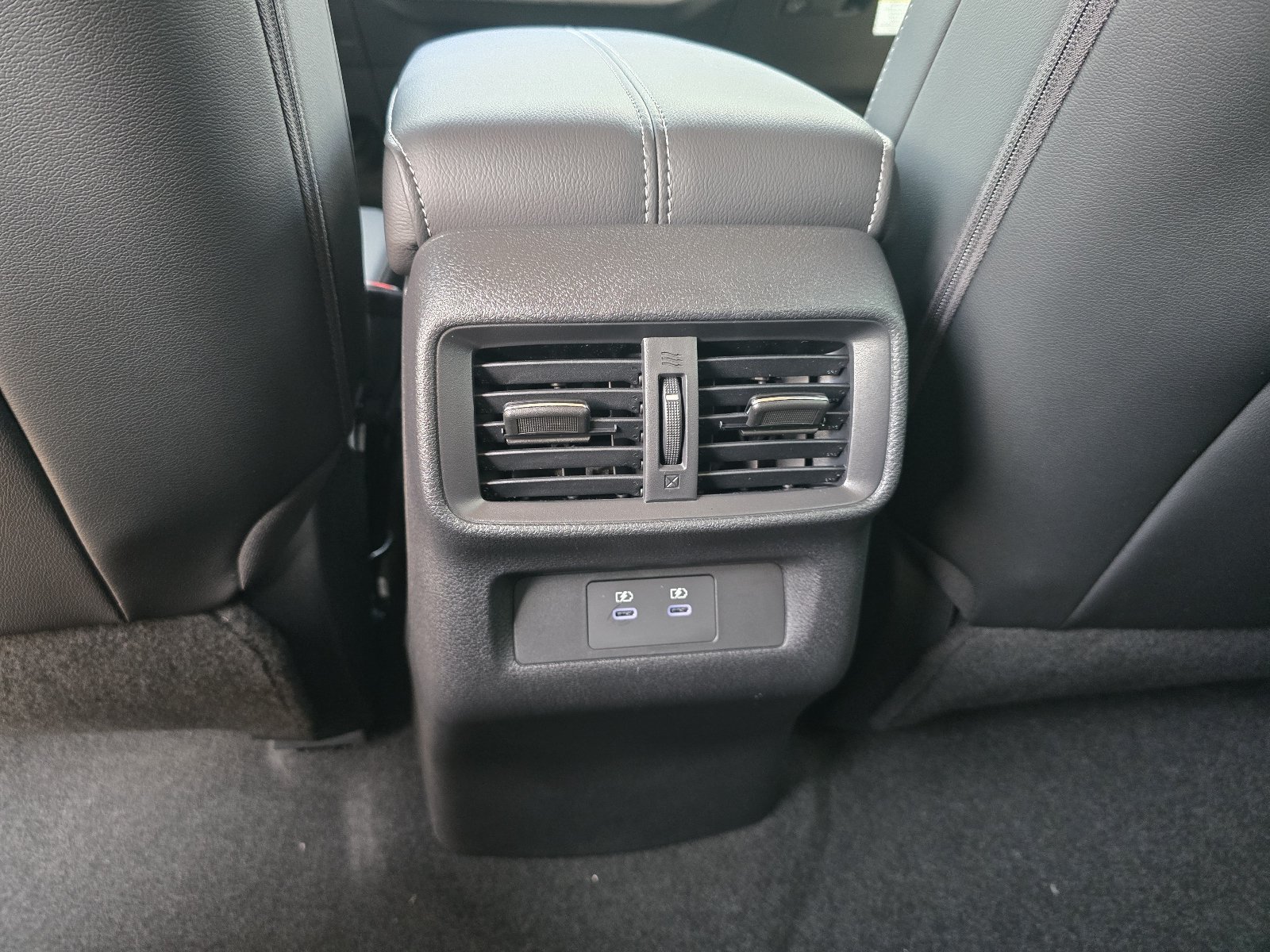 New 2027 Everest White Pearl Tricoat/Super Black Nissan Dark Armor image 23