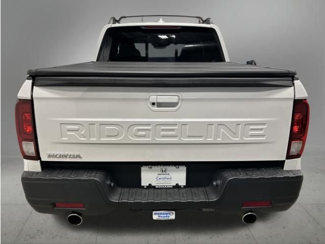 Certified Used 2025 Platinum White Pearl Honda RTL image 5