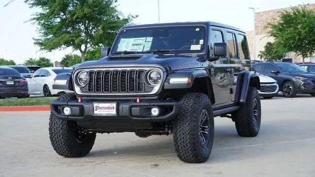 New 2026 Granite Crystal Metallic Clear-Coat Exterior Paint Jeep Rubicon image 3