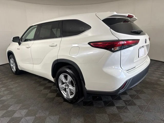 Used 2021 White Toyota LE image 6