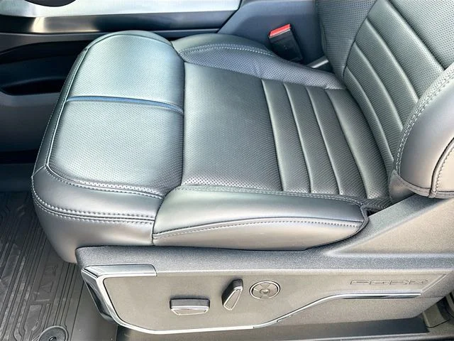 New 2025 White Metallic Ford Platinum image 14