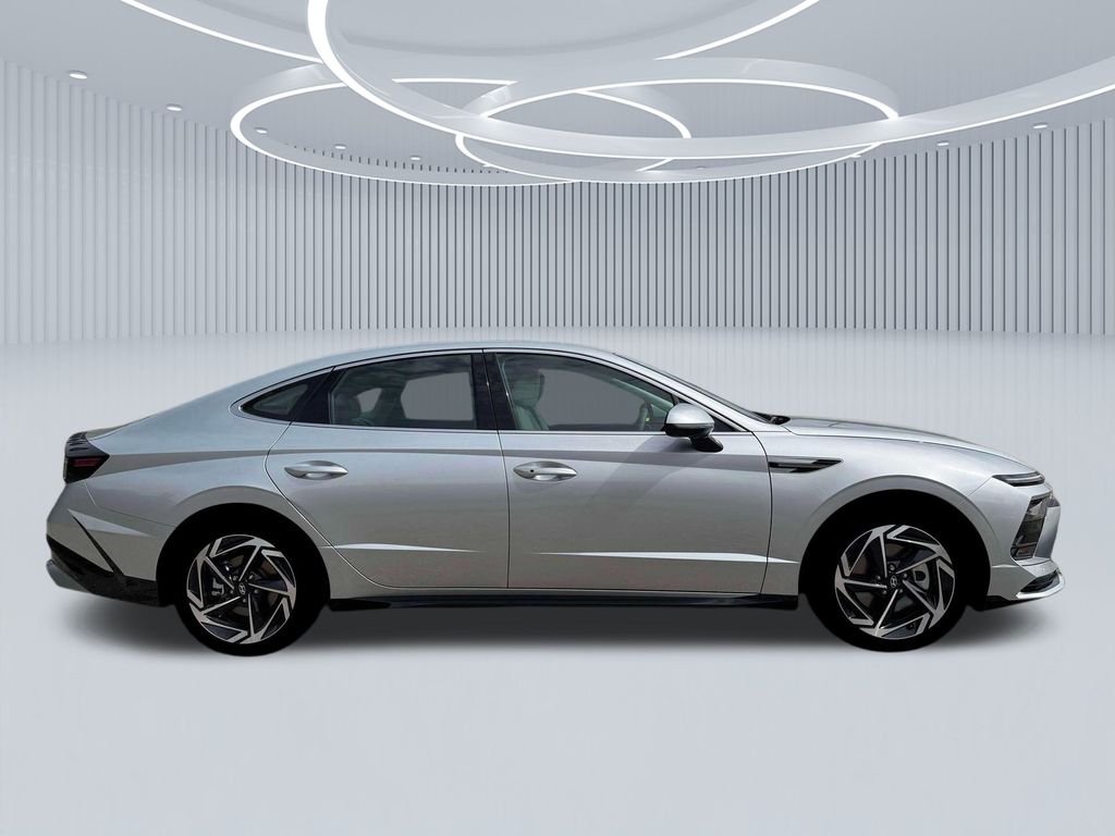 New 2026 Silver Hyundai SEL Sport image 9