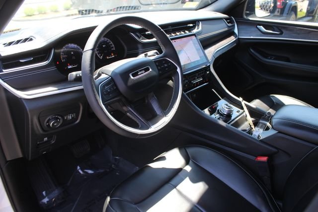 Used 2024 White Jeep Limited image 3