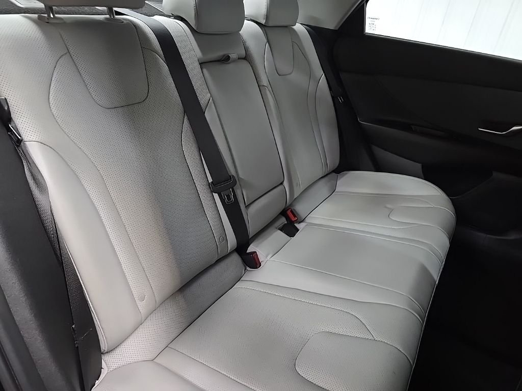 Used 2023 Black Hyundai Limited image 12