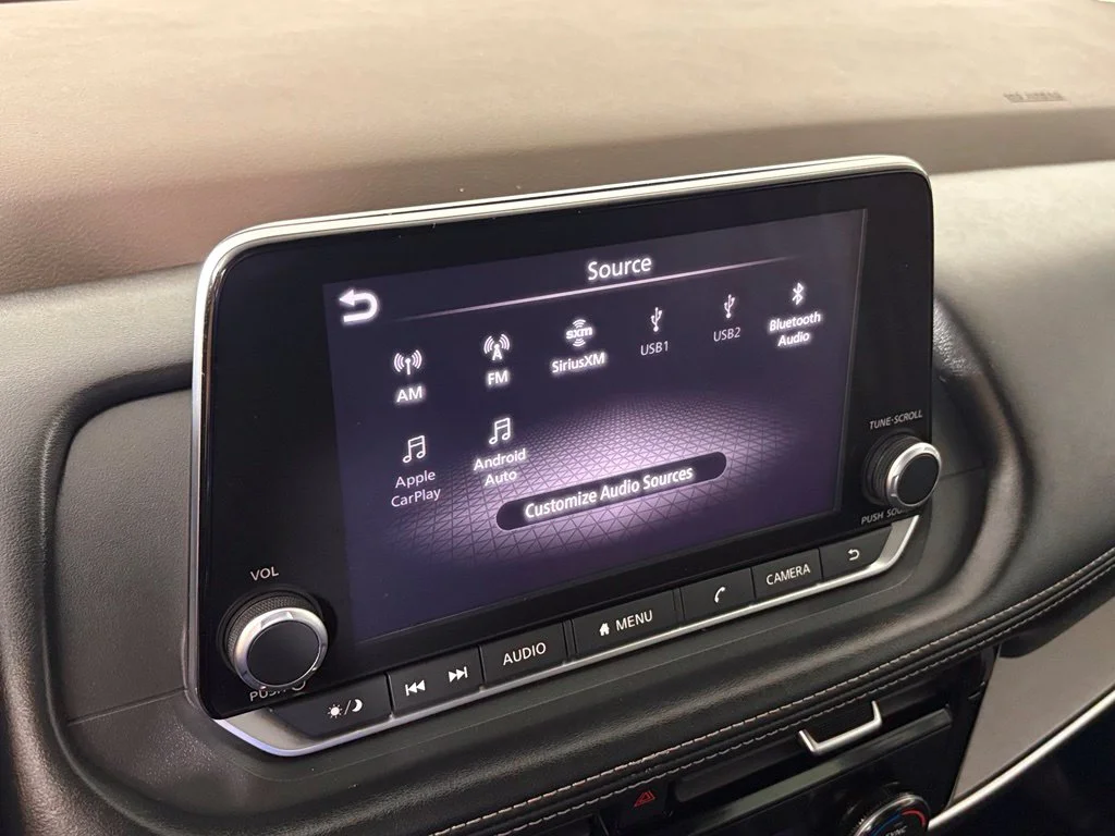 Used 2022 Gray Nissan SV image 24