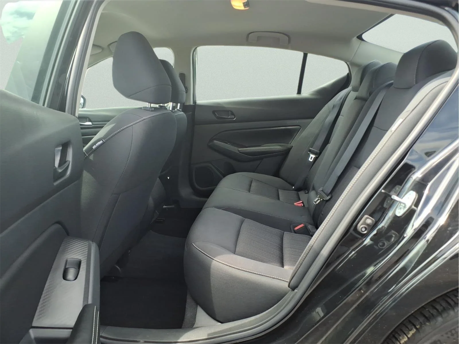 Used 2025 Super Black Nissan SV image 10