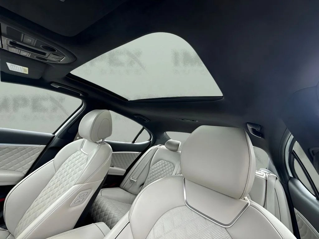Used 2023 White Genesis 3.3T image 6