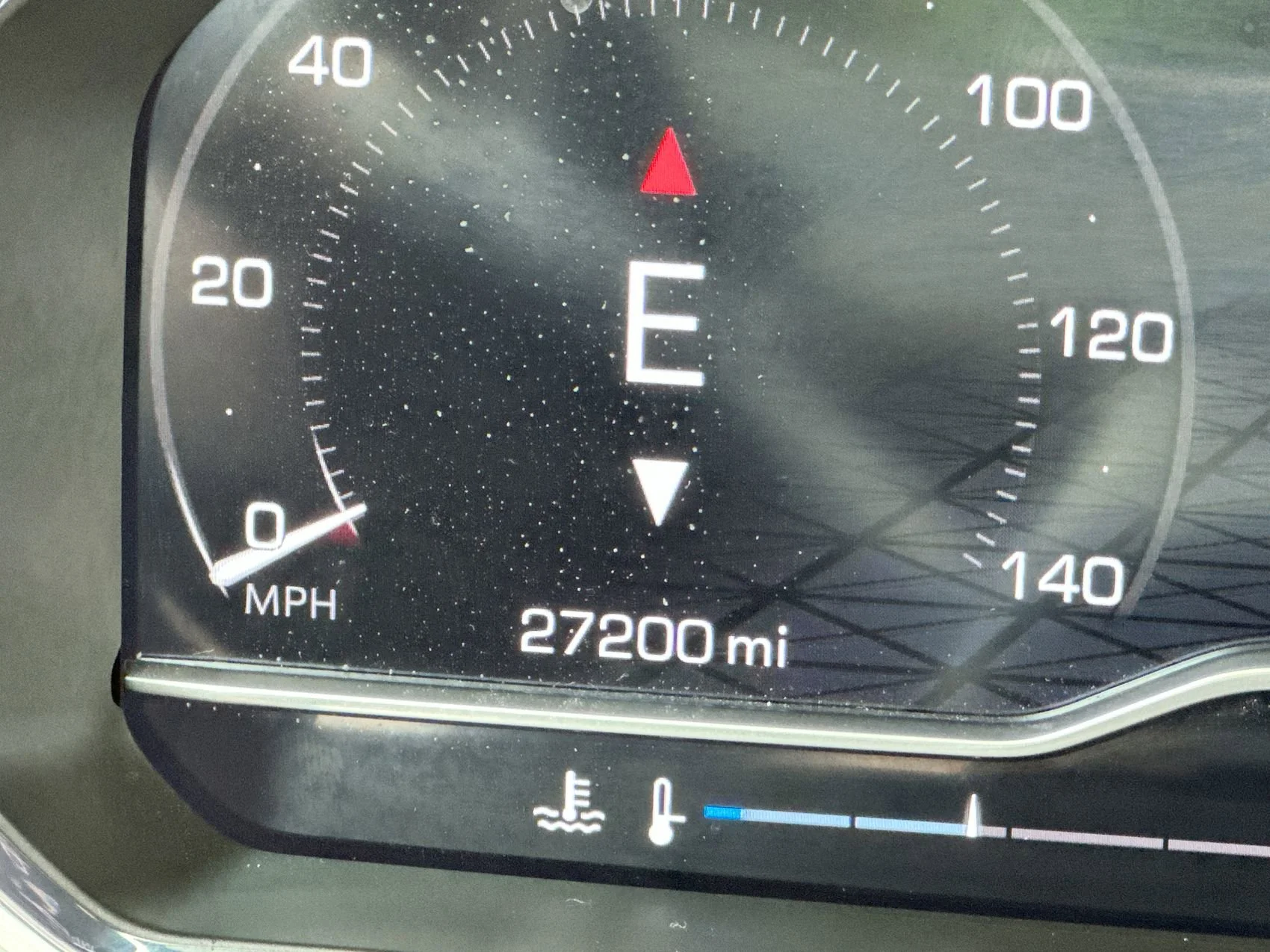 Used 2024 Summit White GMC Elevation image 15