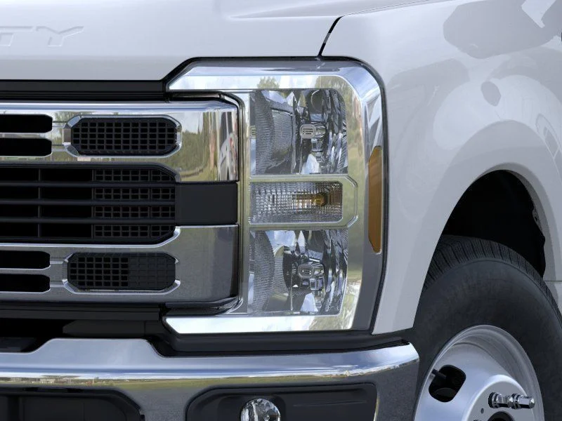 New 2026 Oxford White Ford XL image 30