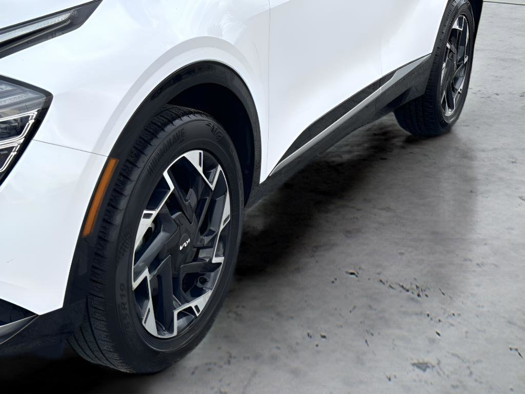 Used 2023 White Kia SX-Prestige image 26