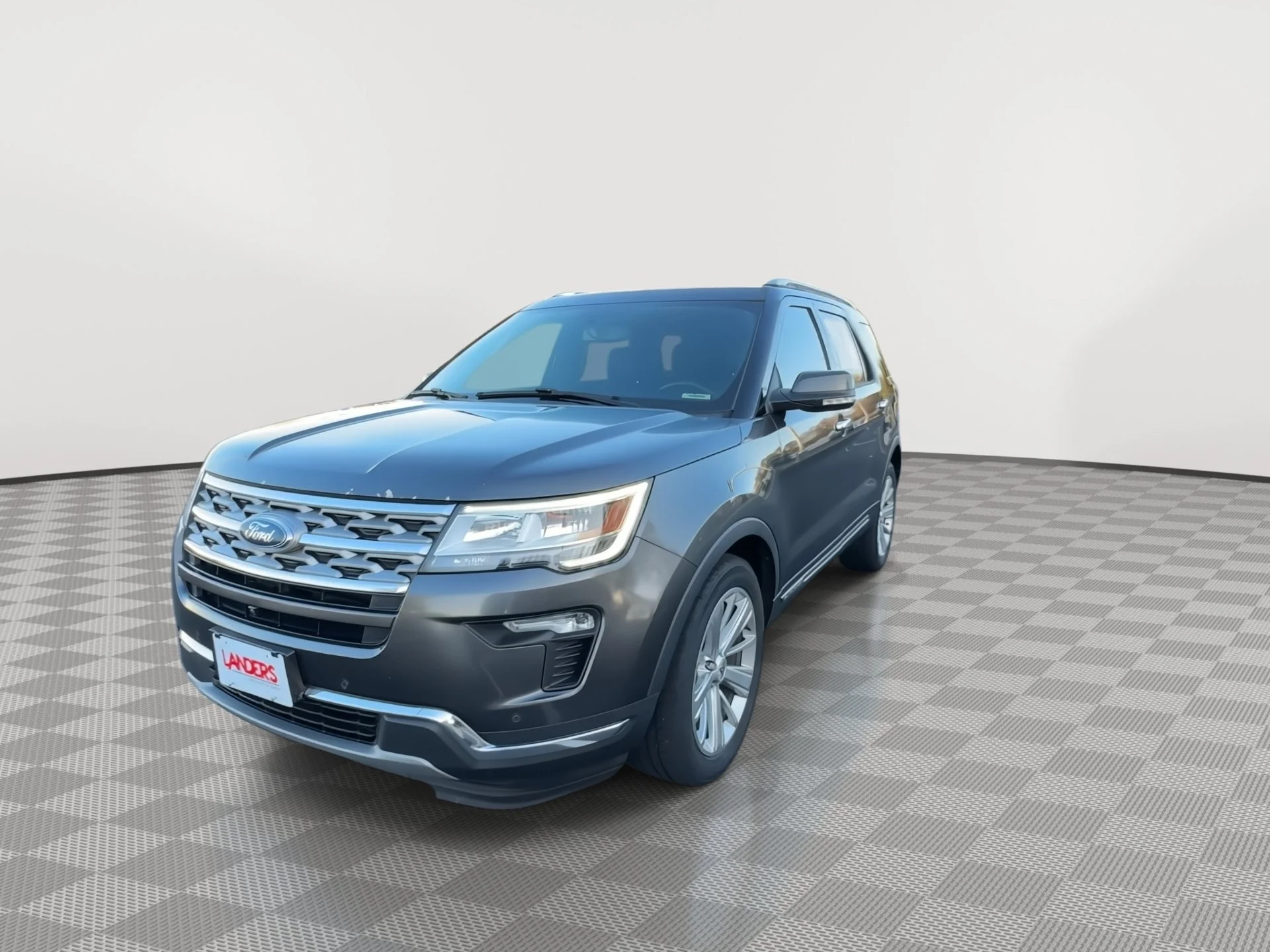 Used 2019 Magnetic Ford Limited image 3