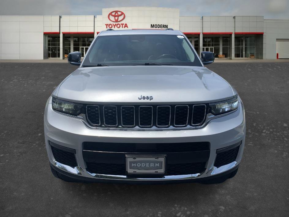 Used 2021 Silver Zynith Jeep Limited image 2