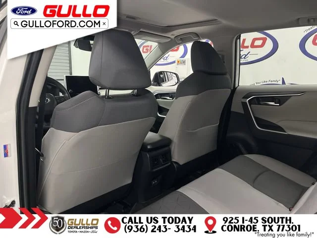 Used 2025 Ice Toyota XLE image 15