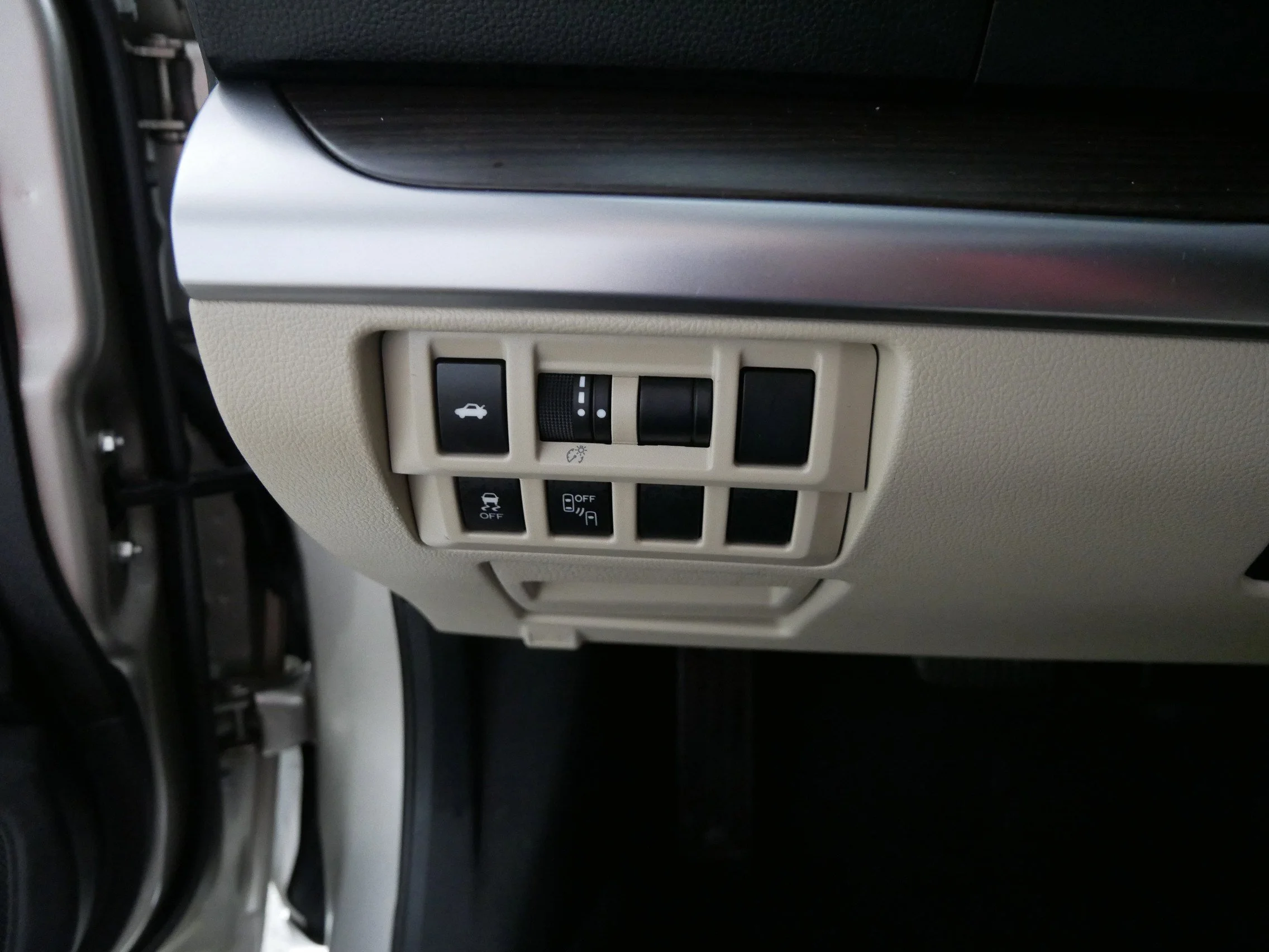 Used 2018 Tungsten Metallic Subaru Limited image 26
