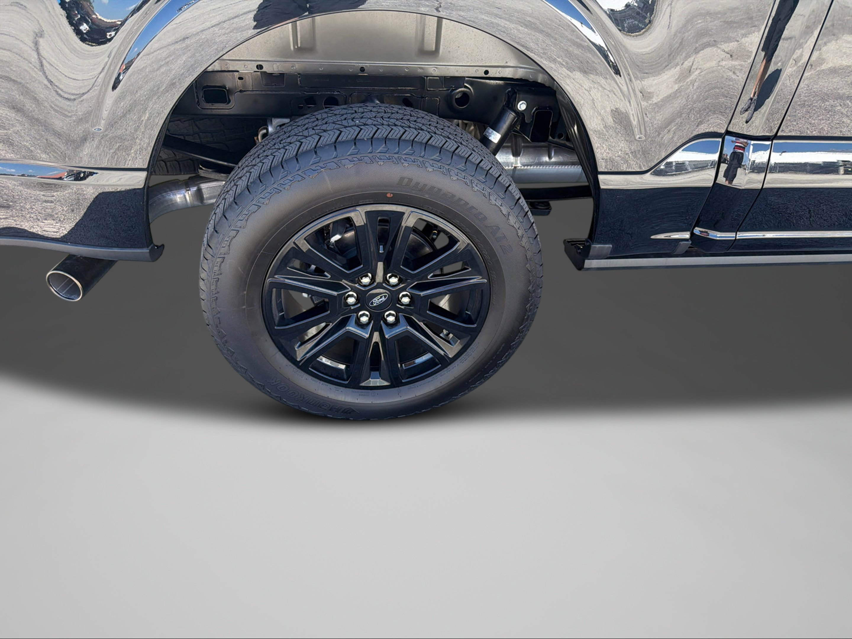 New 2026 Agate Black Metallic Ford Platinum® image 32