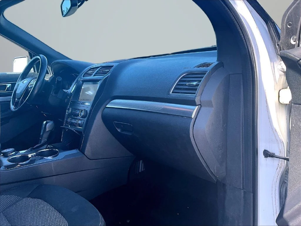Used 2019 White Ford XLT image 18