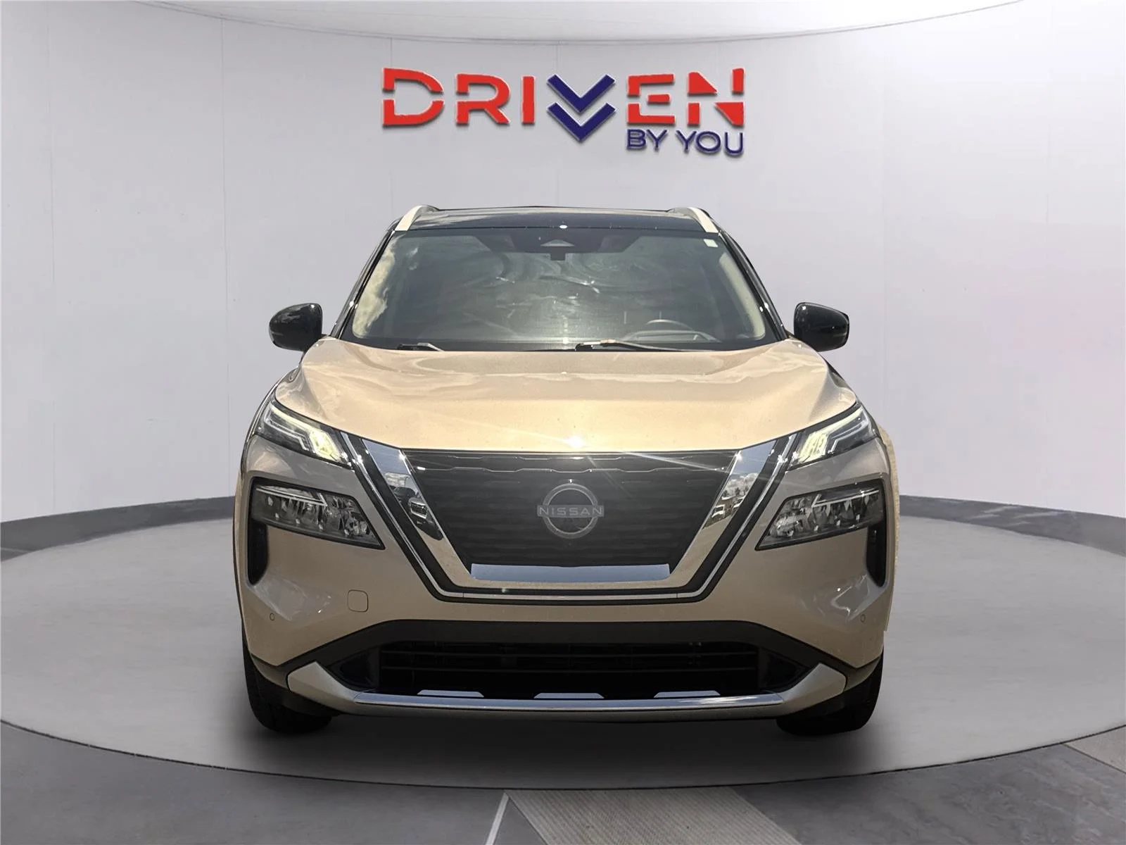 Used 2023 Beige Nissan PLATINUM image 9