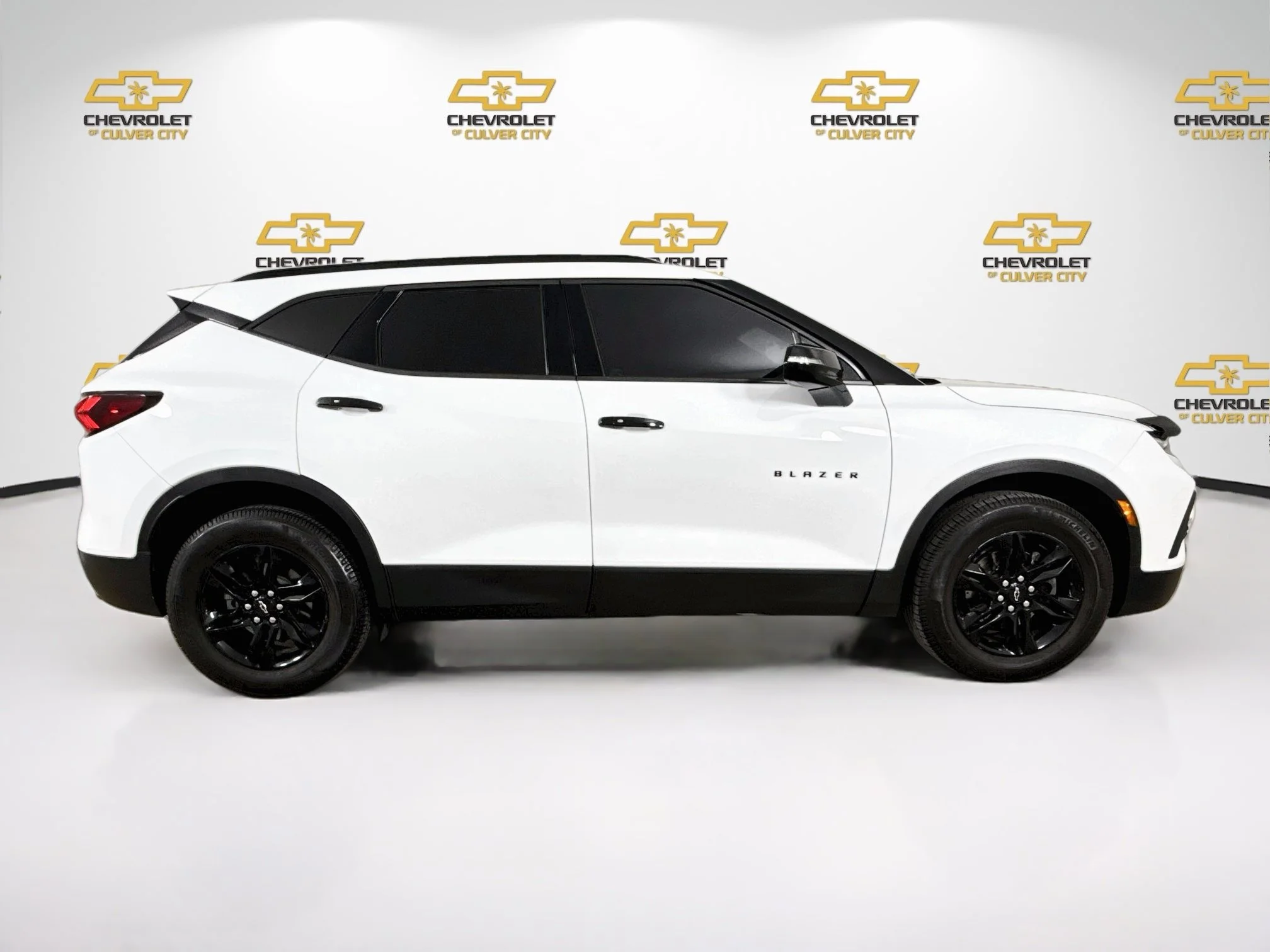 Used 2020 SUMMIT WHITE Chevrolet LT image 9