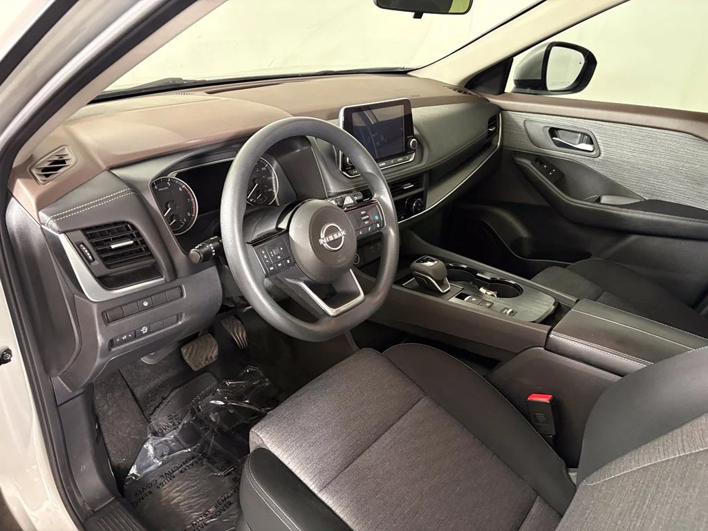 Used 2023 Silver Nissan SV image 17