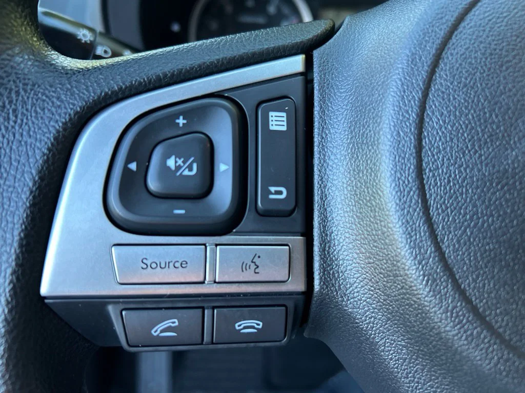 Used 2018 Silver Subaru 2.5i Premium image 19