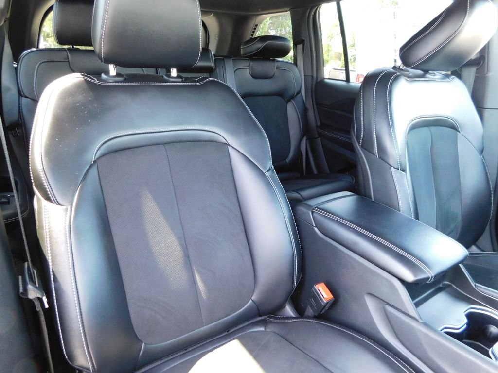 Used 2024 White Jeep Altitude image 20