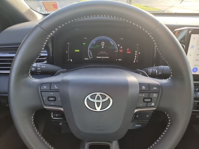 Used 2025  Toyota SE image 27