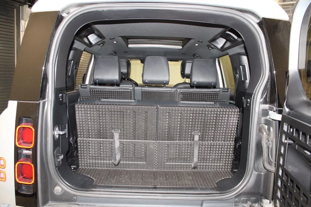 Used 2022 Silver Land Rover XS Edition image 51