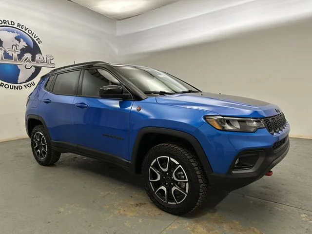 New 2026 Hydro Blue Pearl-Coat Exterior Paint Jeep Trailhawk image 11