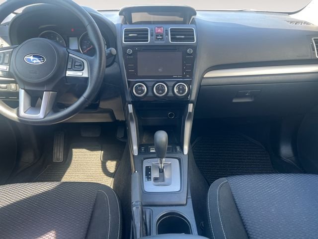 Used 2018 Ice Silver Metallic Subaru 2.5i Premium image 11