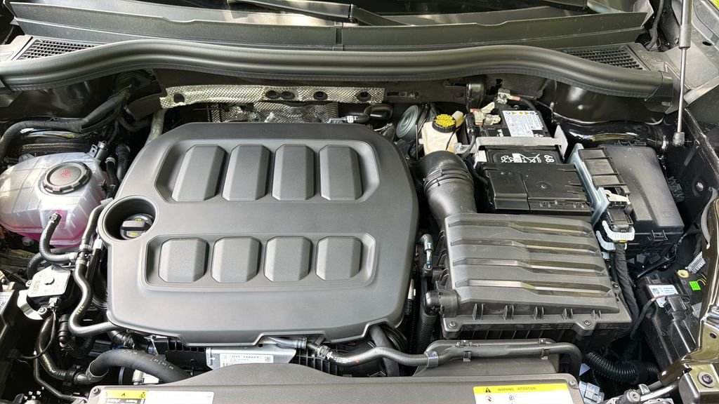 New 2026 Deep Black Pearl Volkswagen 2.0T SE image 29