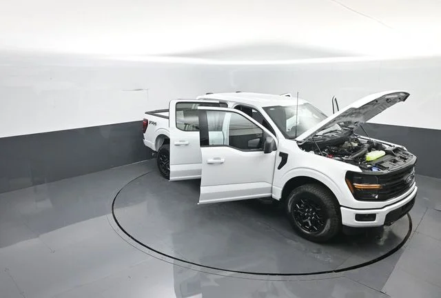 New 2026 Oxford White Ford XLT image 39