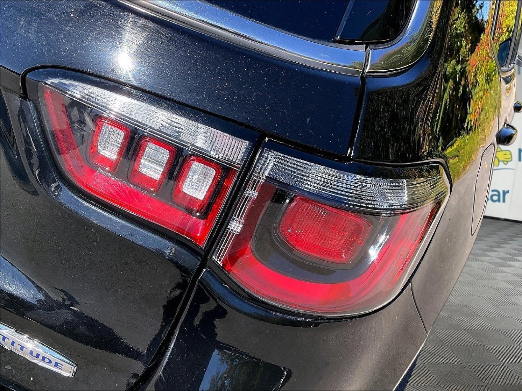 Used 2024 Black Jeep Latitude image 31