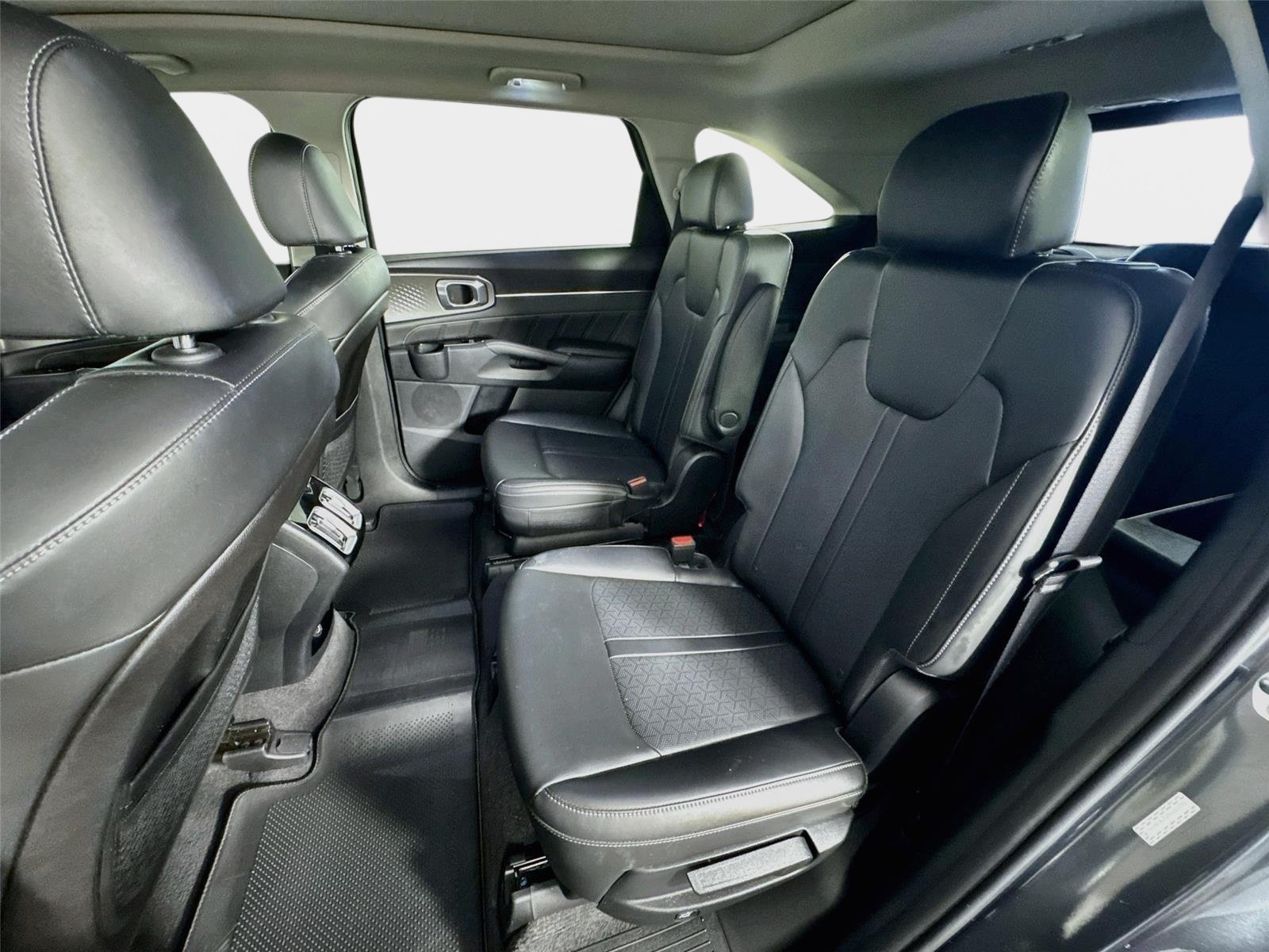 Used 2023 Gravity Grey Kia SX image 23