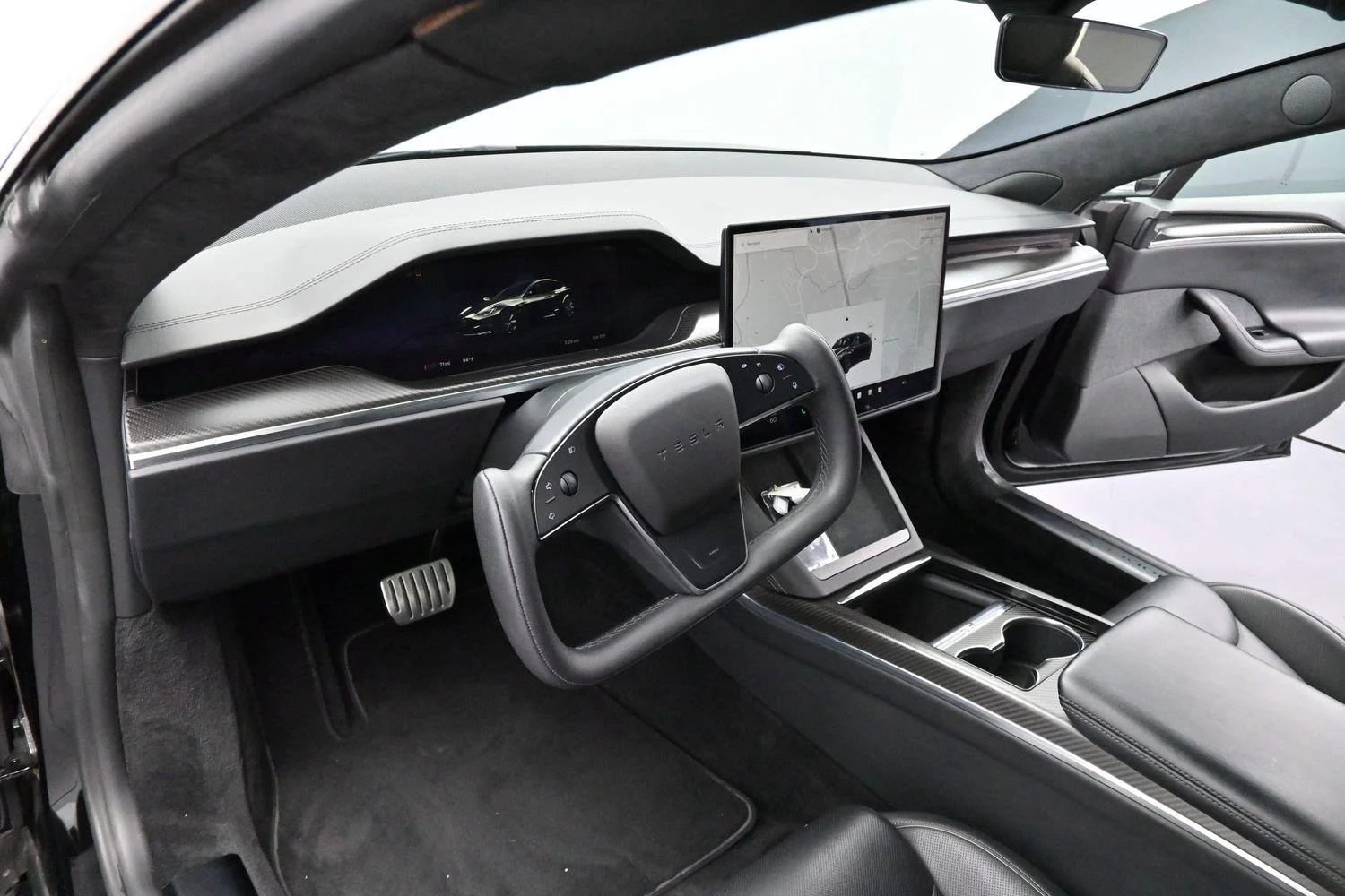 Used 2021 Black Tesla Plaid image 13