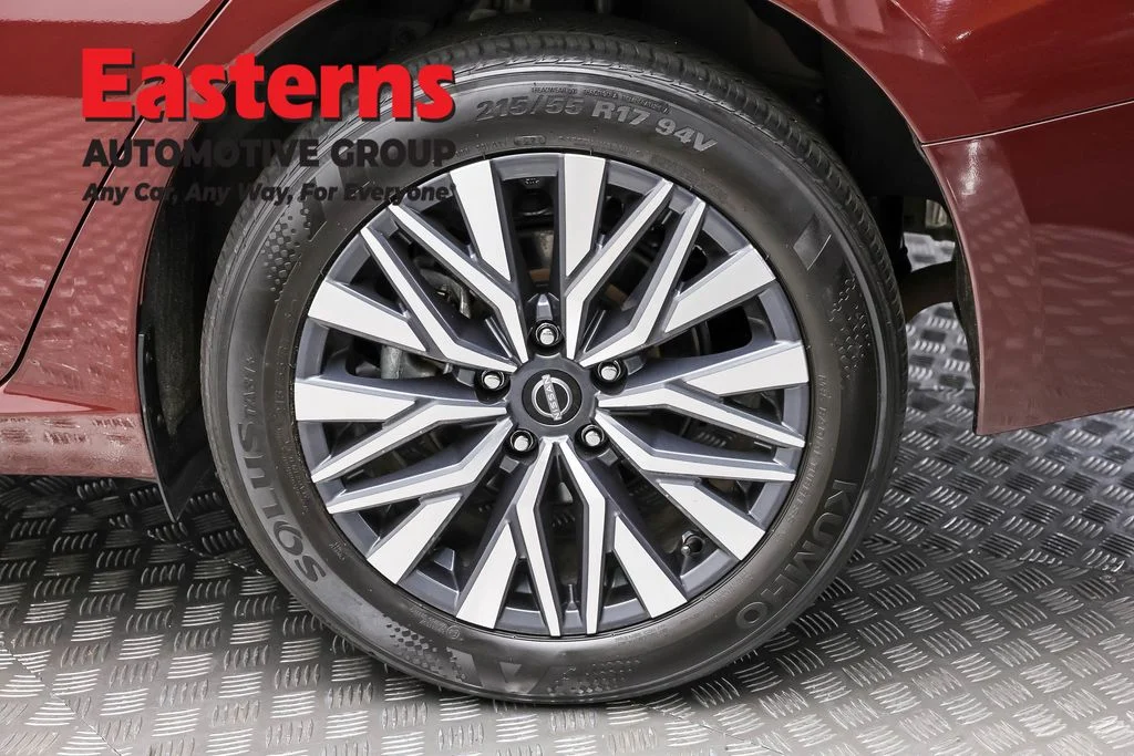 Used 2025 Red Nissan 2.5 SV image 8