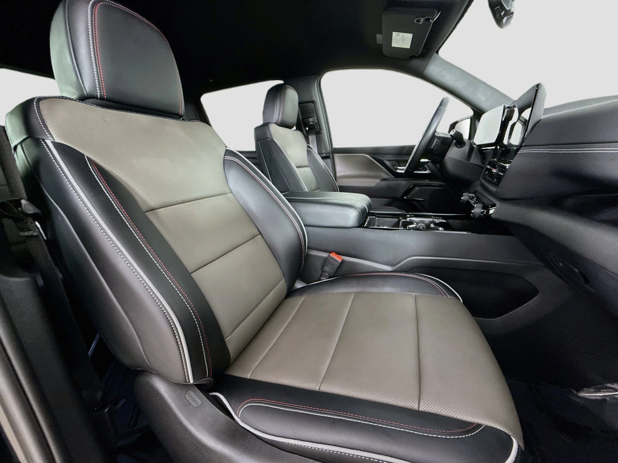 Used 2026 Black Chevrolet Trail Boss - Max Range image 30