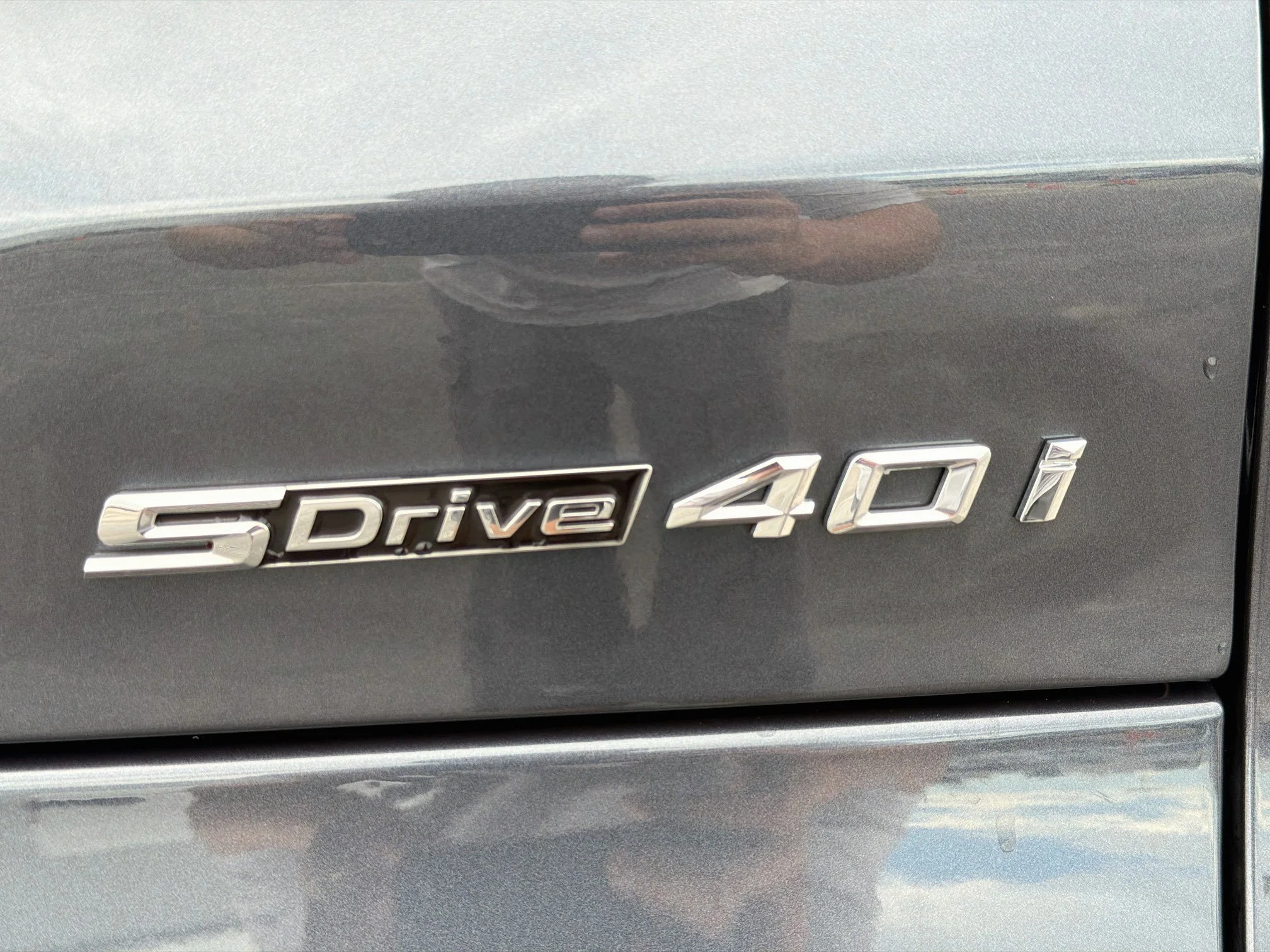 Used 2022 Arctic Grey Metallic BMW sDrive40i image 11