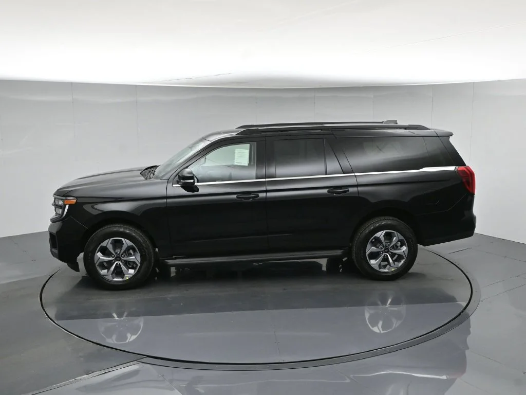 New 2027 Agate Black Metallic Ford Active image 47