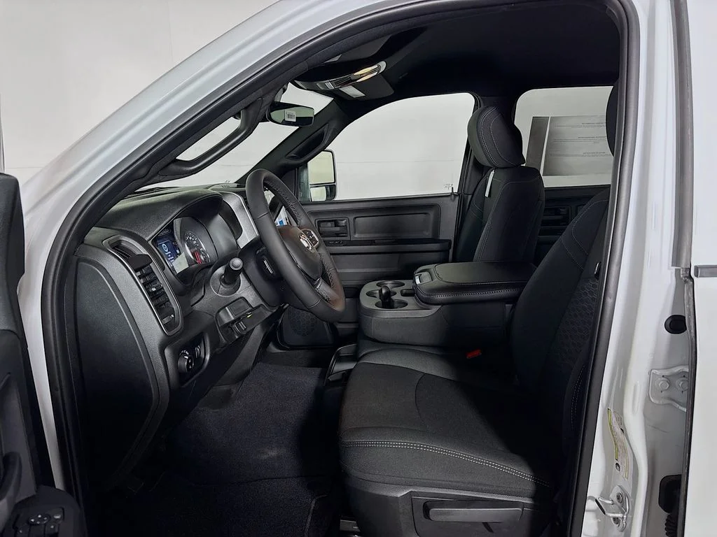 2025 RAM 2500 Tradesman - Photo 11