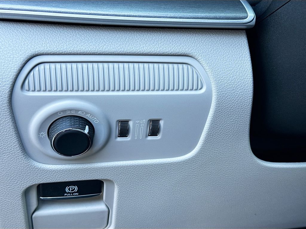 New 2026 Steel Blue Exterior Paint Jeep Limited Reserve image 16