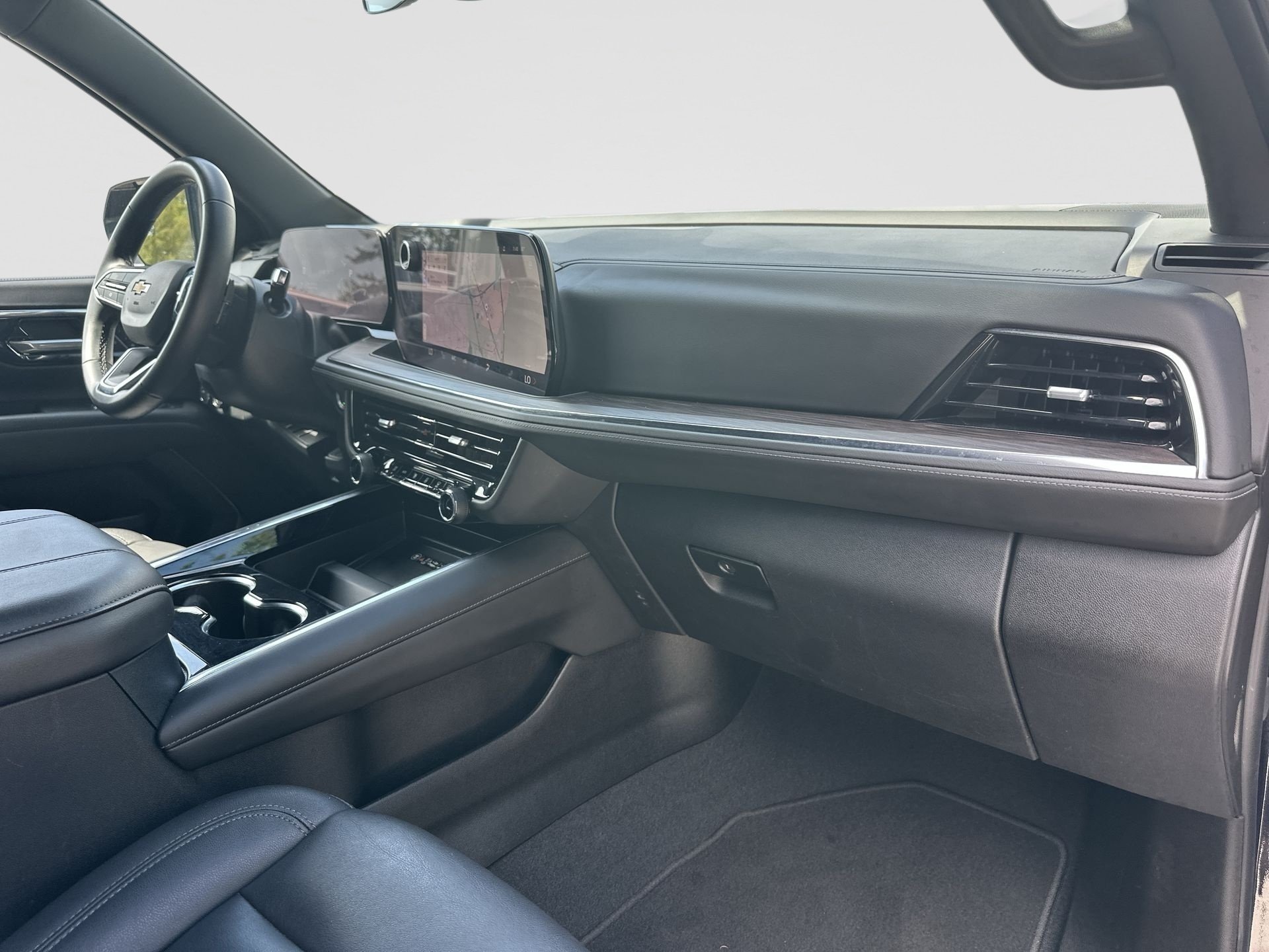 2025 Chevrolet Tahoe LT - Photo 28