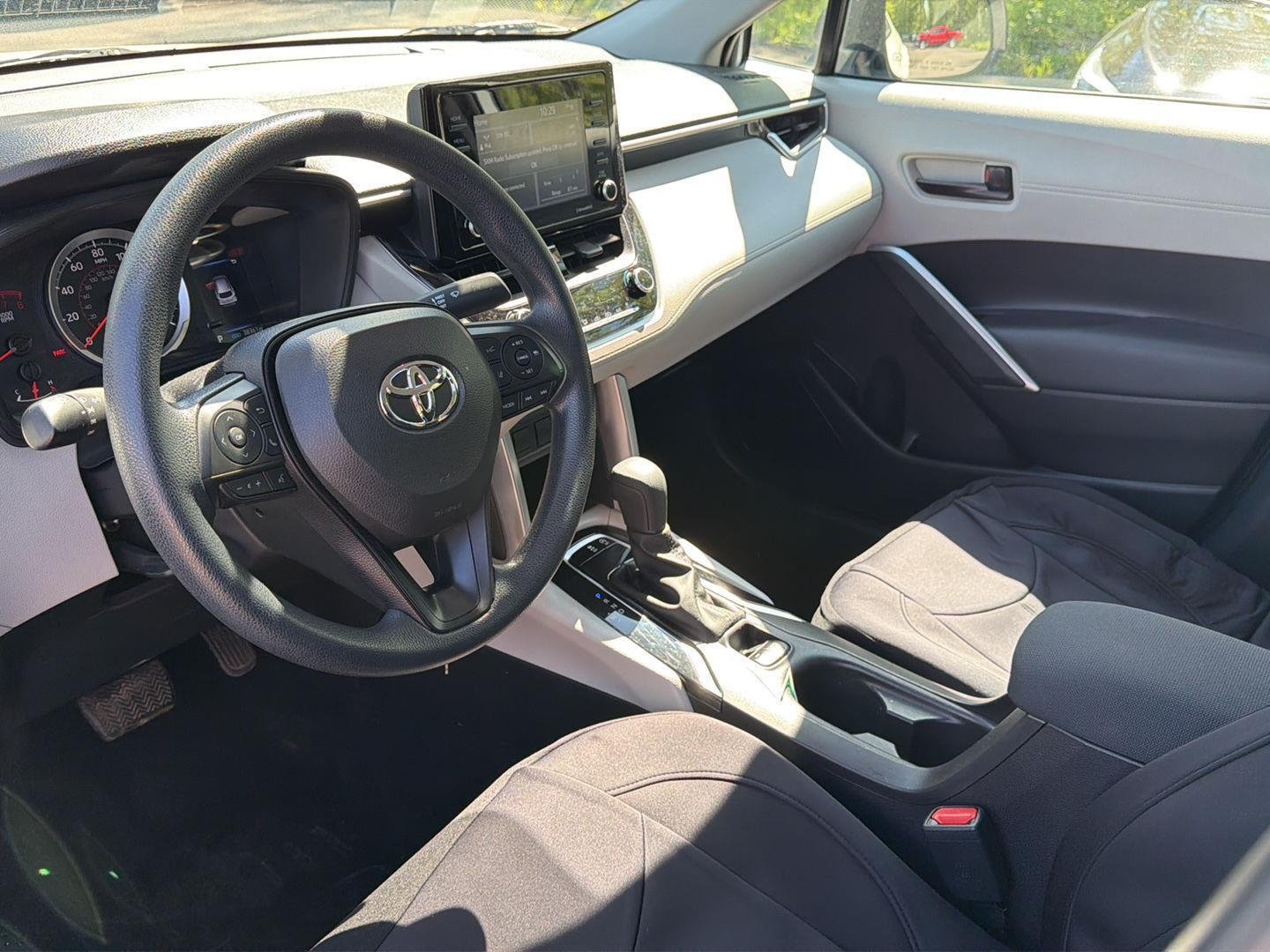 Used 2022 Wind Chill Pearl Toyota L image 2