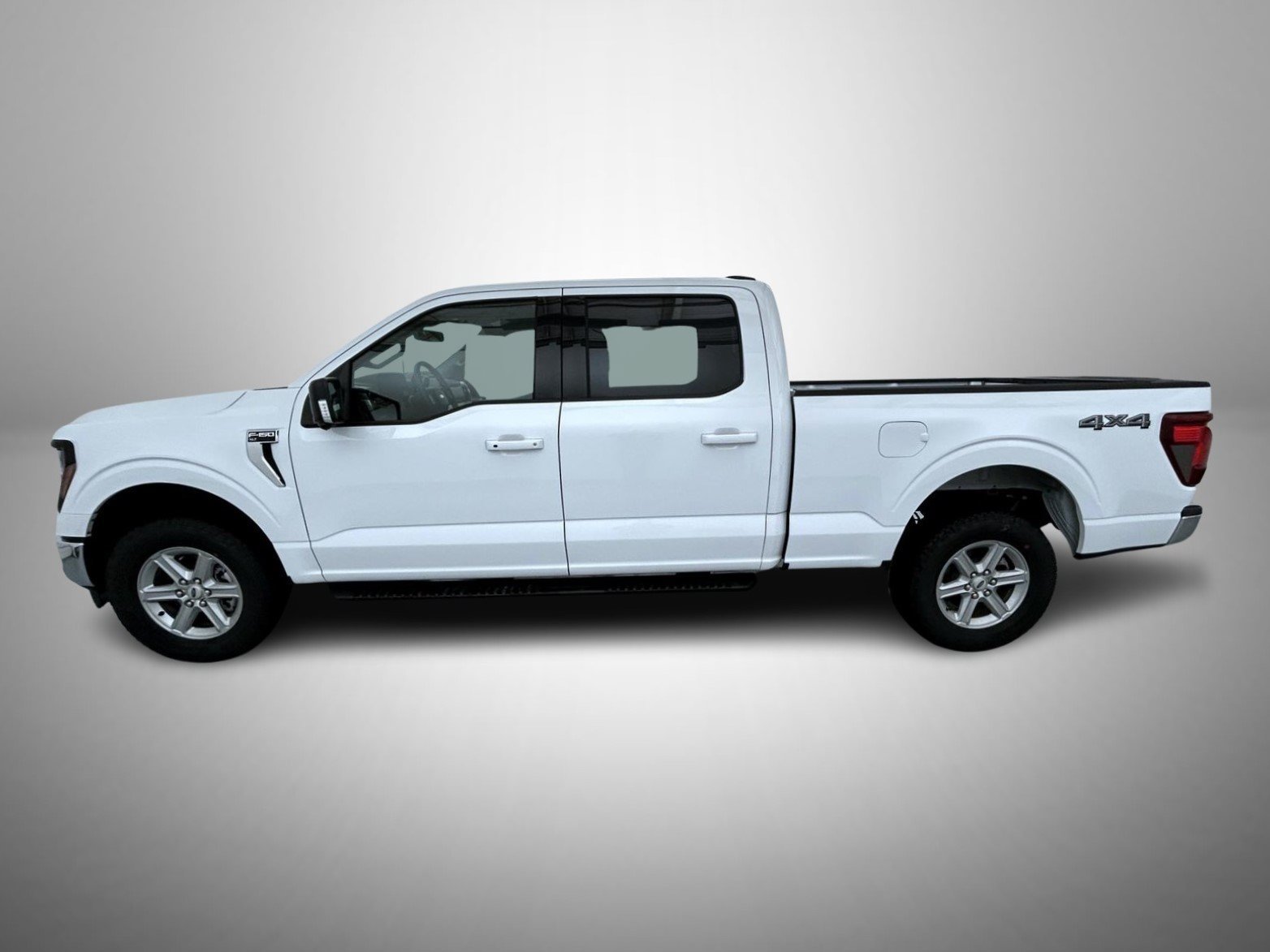 New 2026 Oxford White Ford XLT image 8