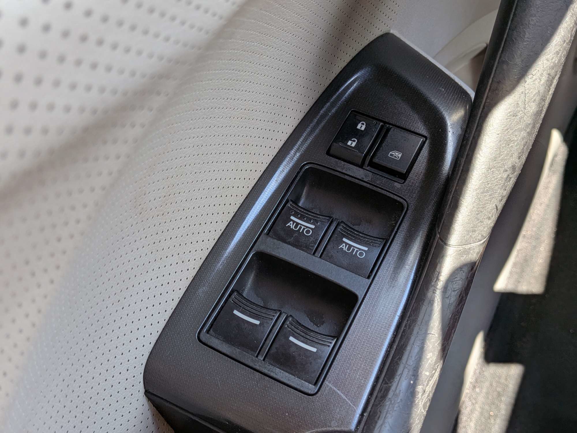 Used 2012 Graphite Luster Metallic Acura Tech Pkg image 26