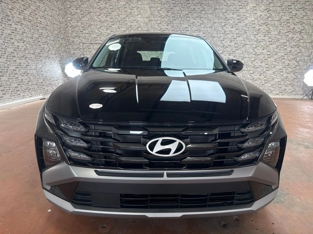 New 2026 Phantom Black Hyundai SE image 2