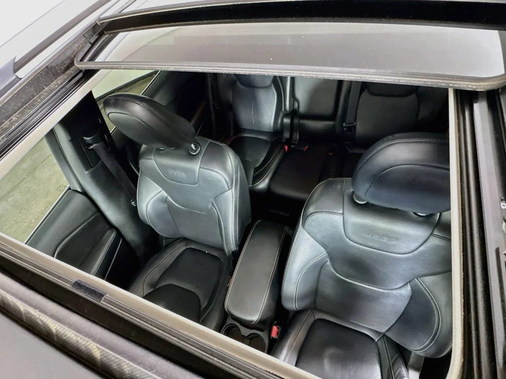 Used 2016 Gray Jeep Limited image 26