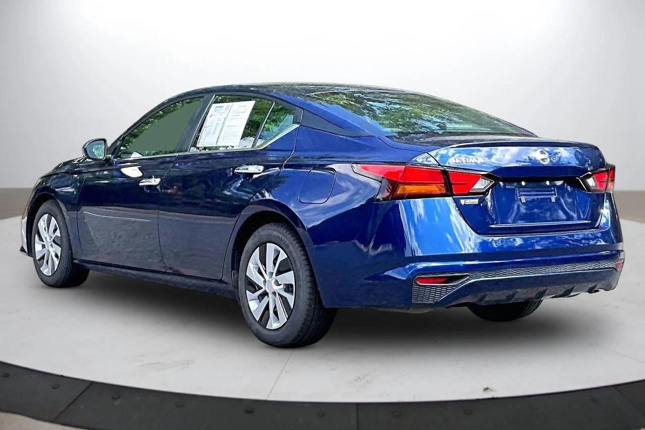 Certified Used 2022 Blue Nissan 2.5 S image 7